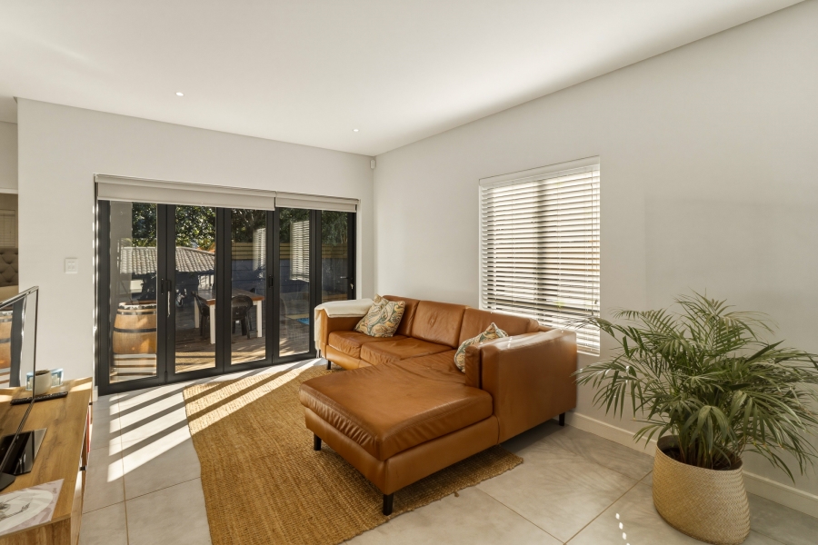 4 Bedroom Property for Sale in Somerset Ridge Western Cape